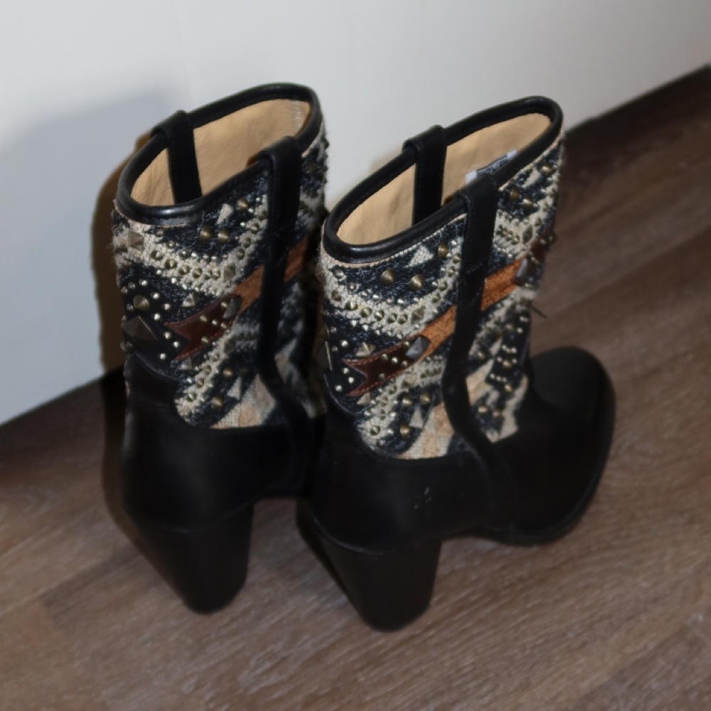 FRYE - Jenny Navajo Short Boots / (W8) - Picture 3 of 6